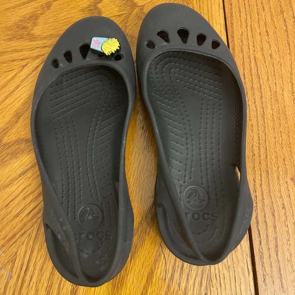 Crocs Black Sz W4 pre owned - Picture 2 of 5